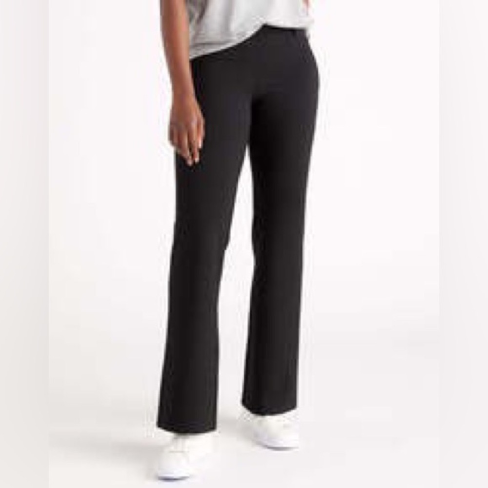 NWT Quince black stretchy bootcut pants 👖 ❤️👖